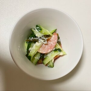 トマト胡瓜茎わかめの爽やかサラダ